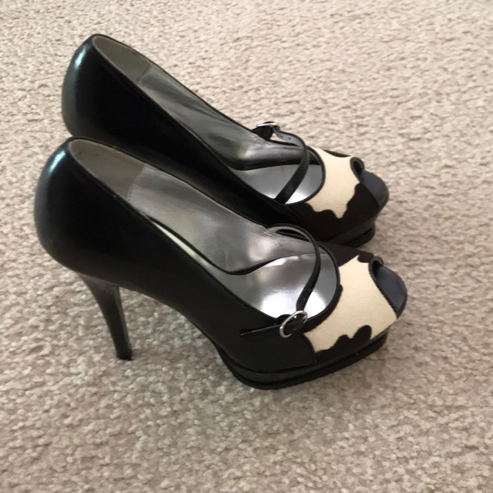 Shoes - Picture 2 of 4
